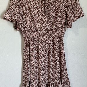 Chic Floral Mini Dress in Brown